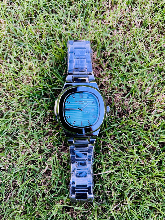 DIAMOND BLUE Classic Stainless Steel Chain Watch